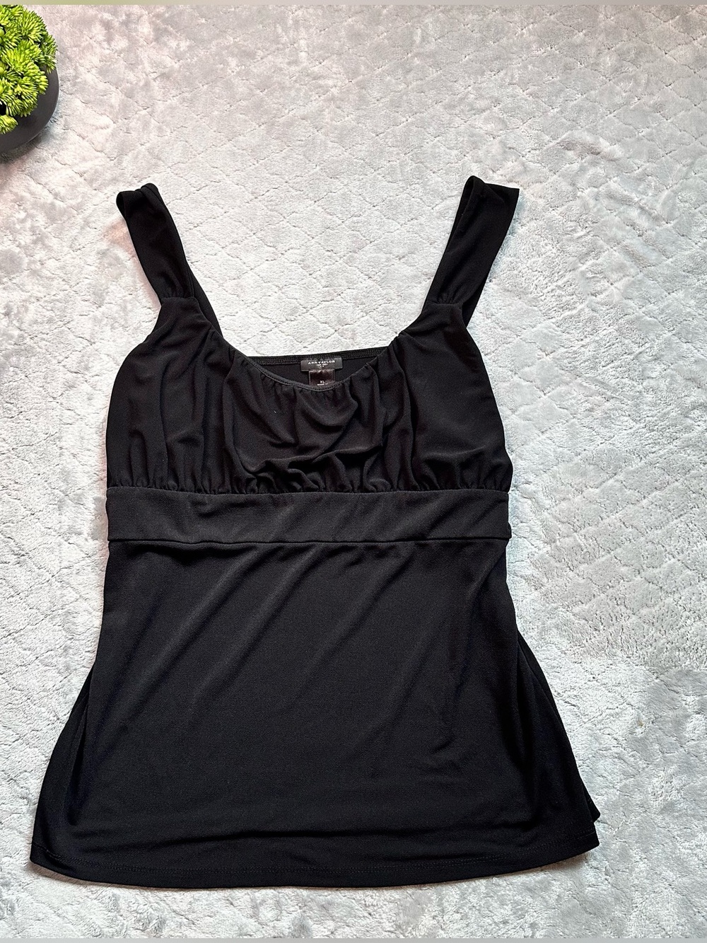 🖤 Quiet Luxury Minimalist Chic Ann Taylor Ruched Square Neck Tank XL Officewear